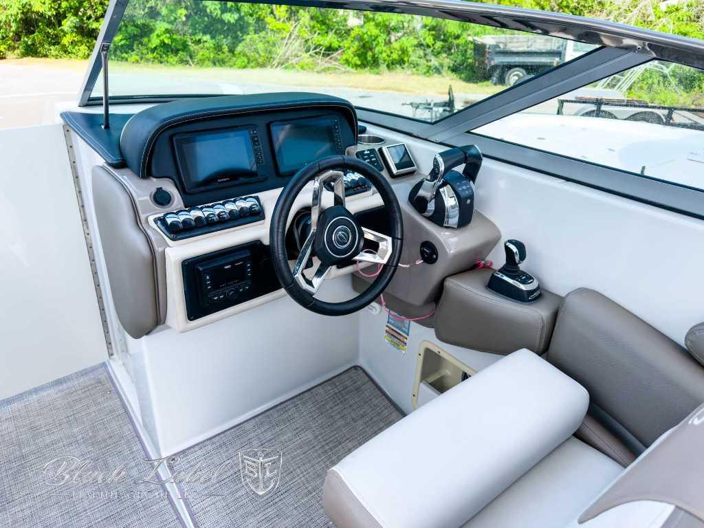 2021-crownline-e305-xs-power-9210851-977801162-0-070520250823-23