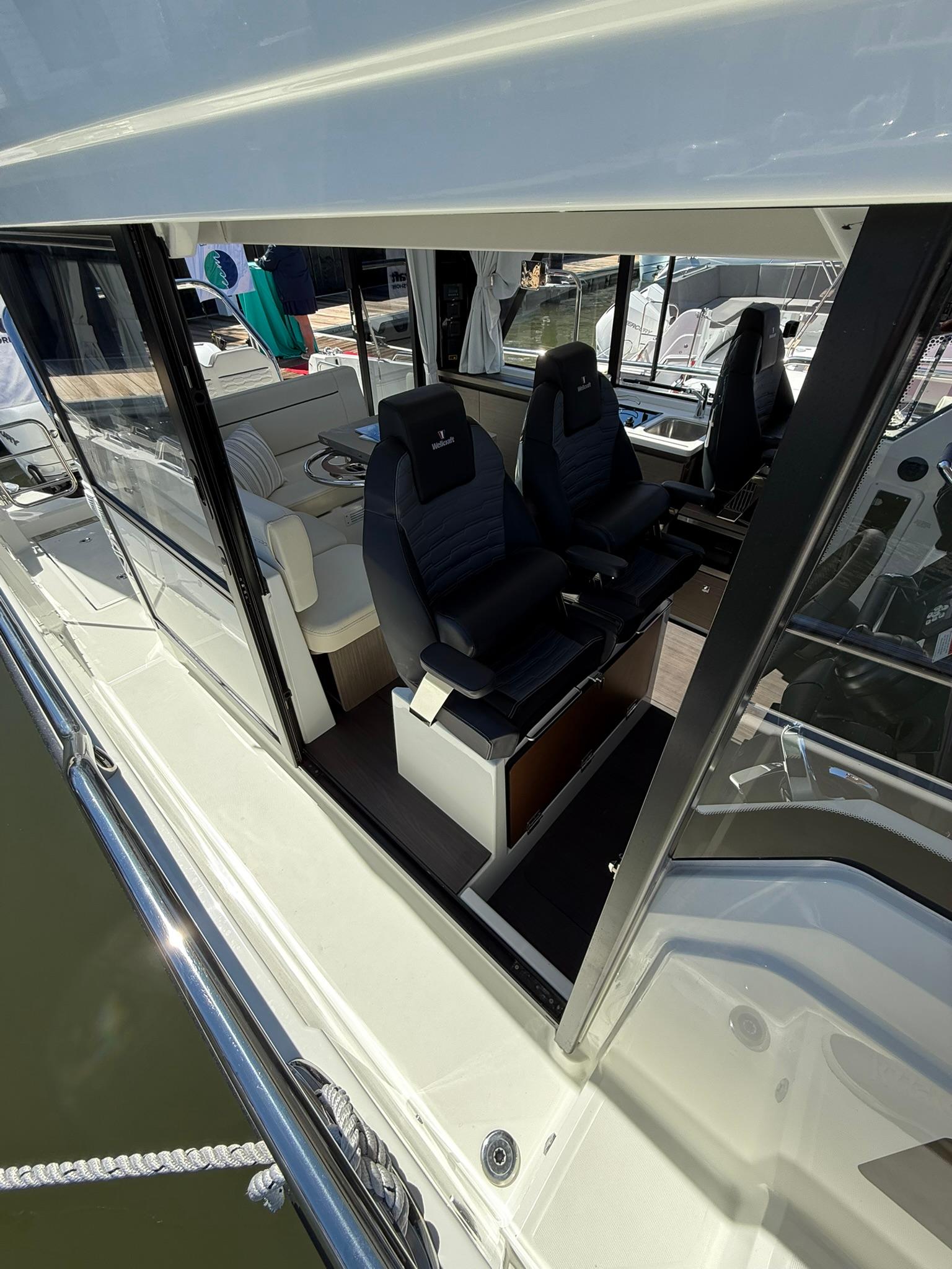 2023-wellcraft-38-explorer-power-9650853-20250327090126109-1_XLARGE