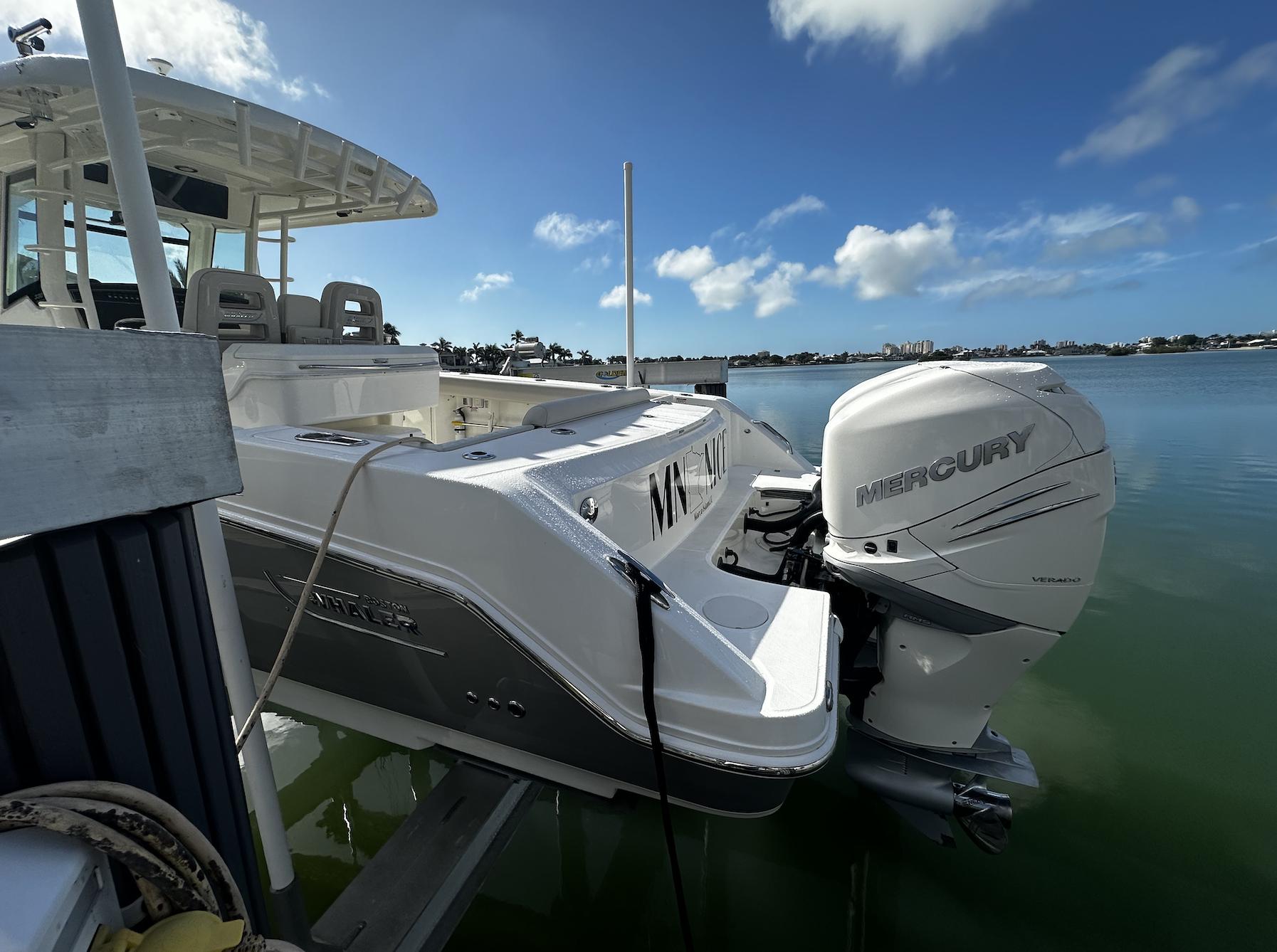 2019 Boston Whaler 330 Outrage