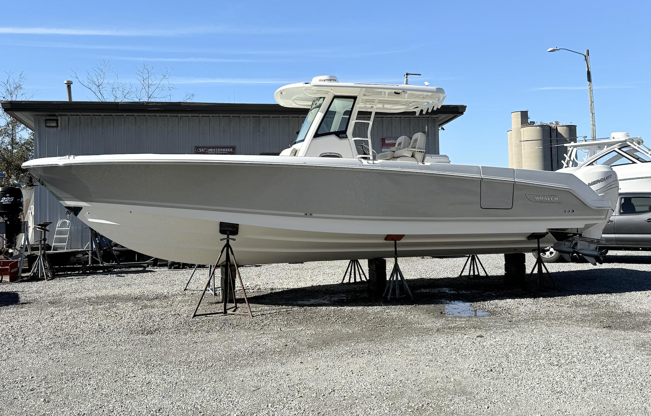 2019 Boston Whaler 330 Outrage