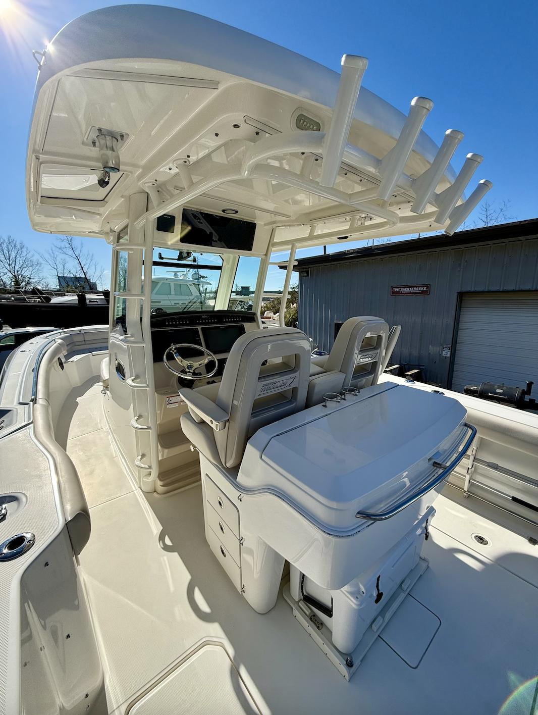 2019 Boston Whaler 330 Outrage