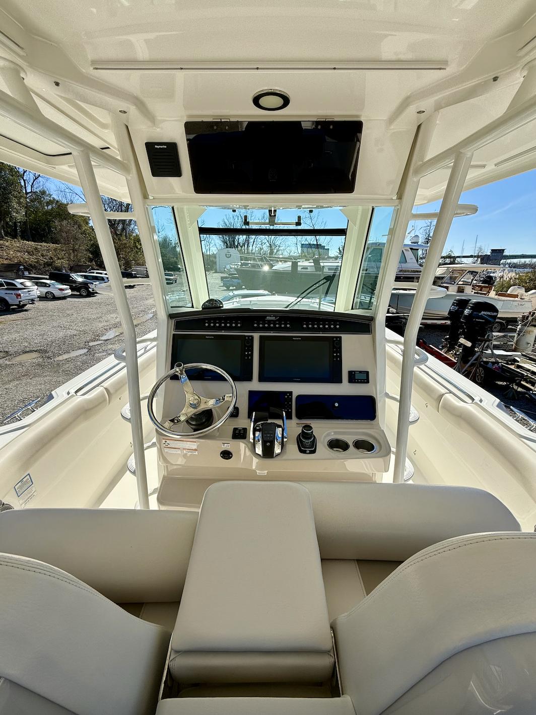 2019 Boston Whaler 330 Outrage