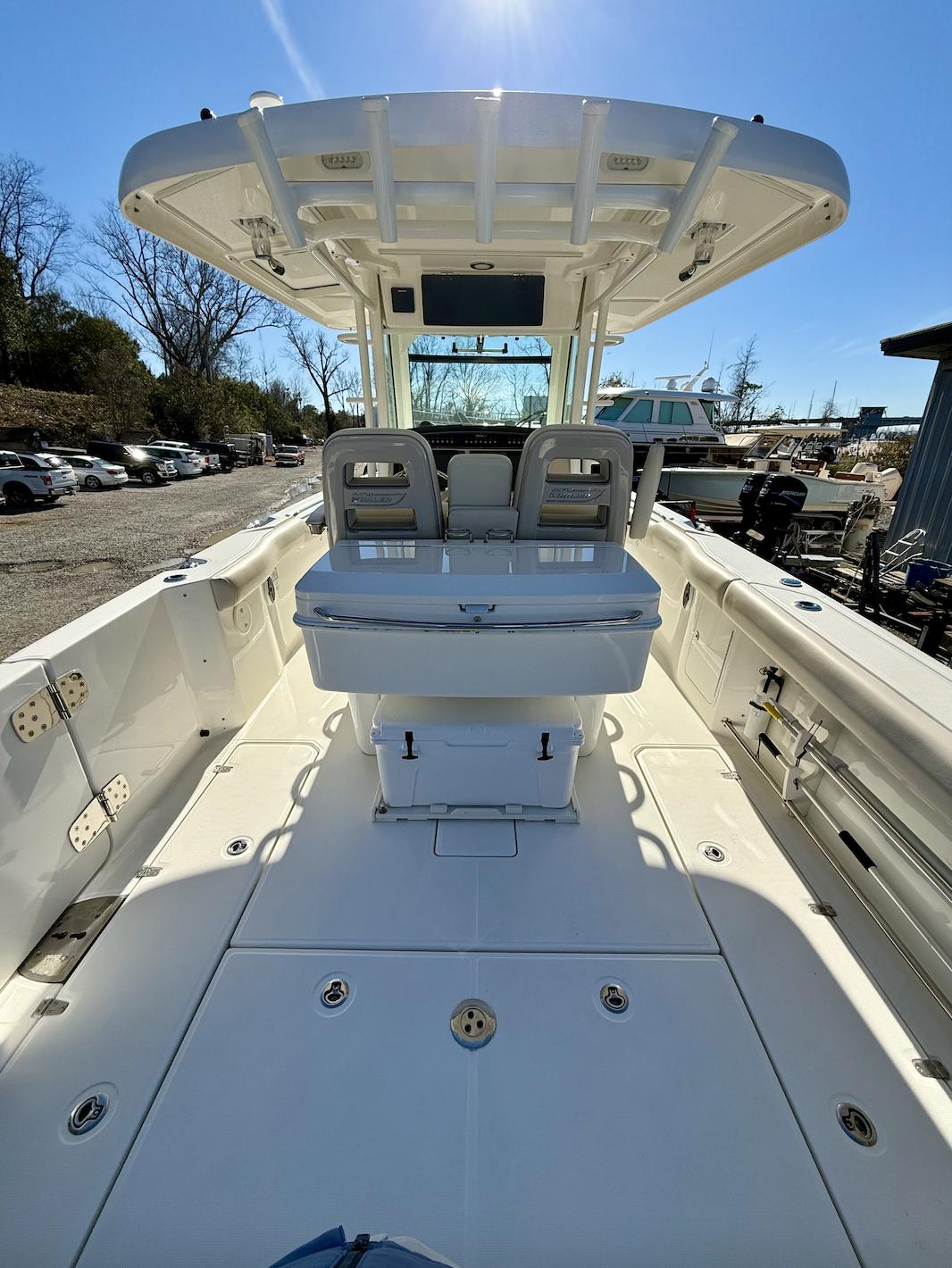 2019 Boston Whaler 330 Outrage