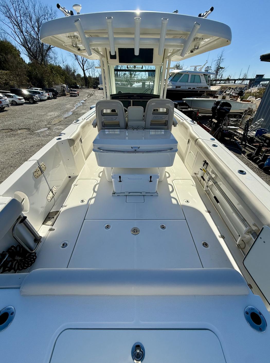 2019 Boston Whaler 330 Outrage