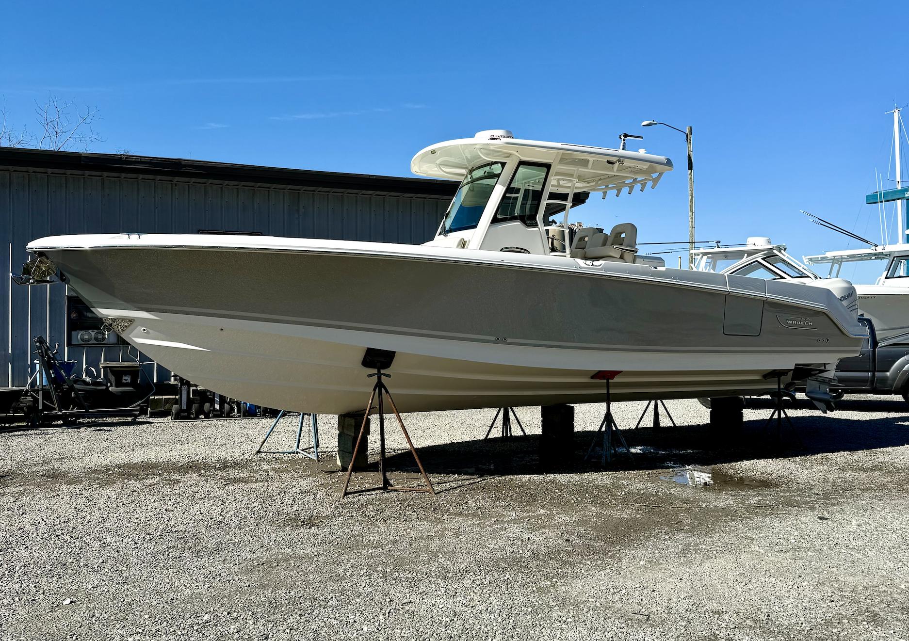 2019 Boston Whaler 330 Outrage