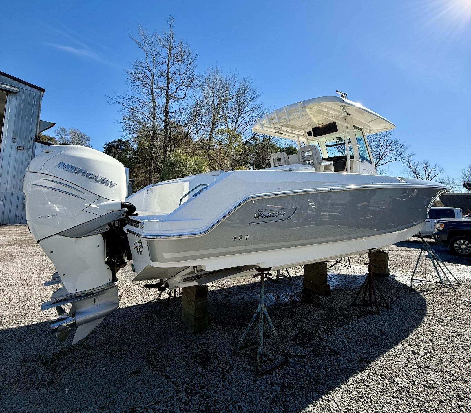 2019 Boston Whaler 330 Outrage