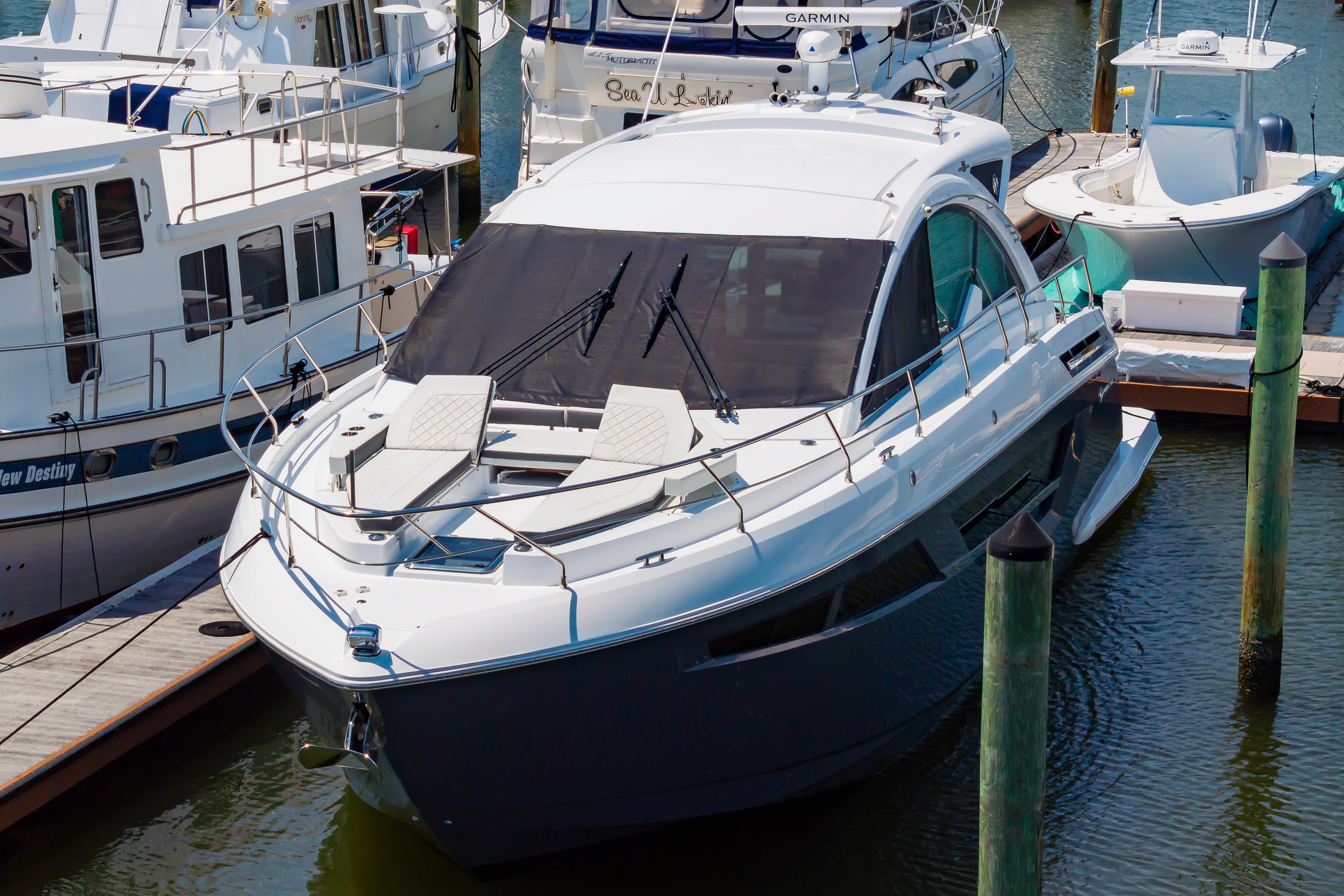 2021-cruisers-yachts-50-cantius-power-9750858-978482153-0-190520250854-3