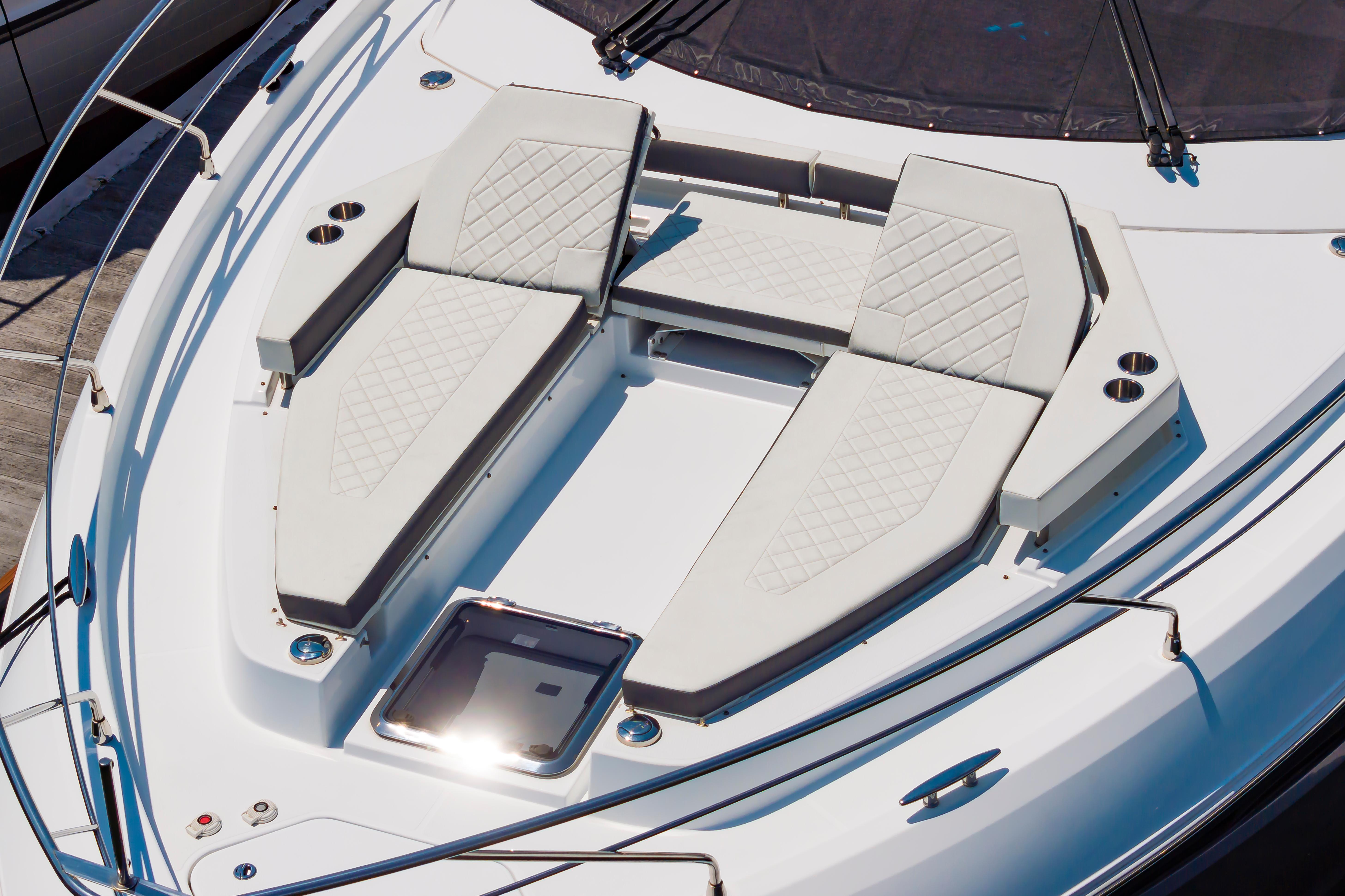 2021-cruisers-yachts-50-cantius-power-9750858-978482155-0-190520250854-5