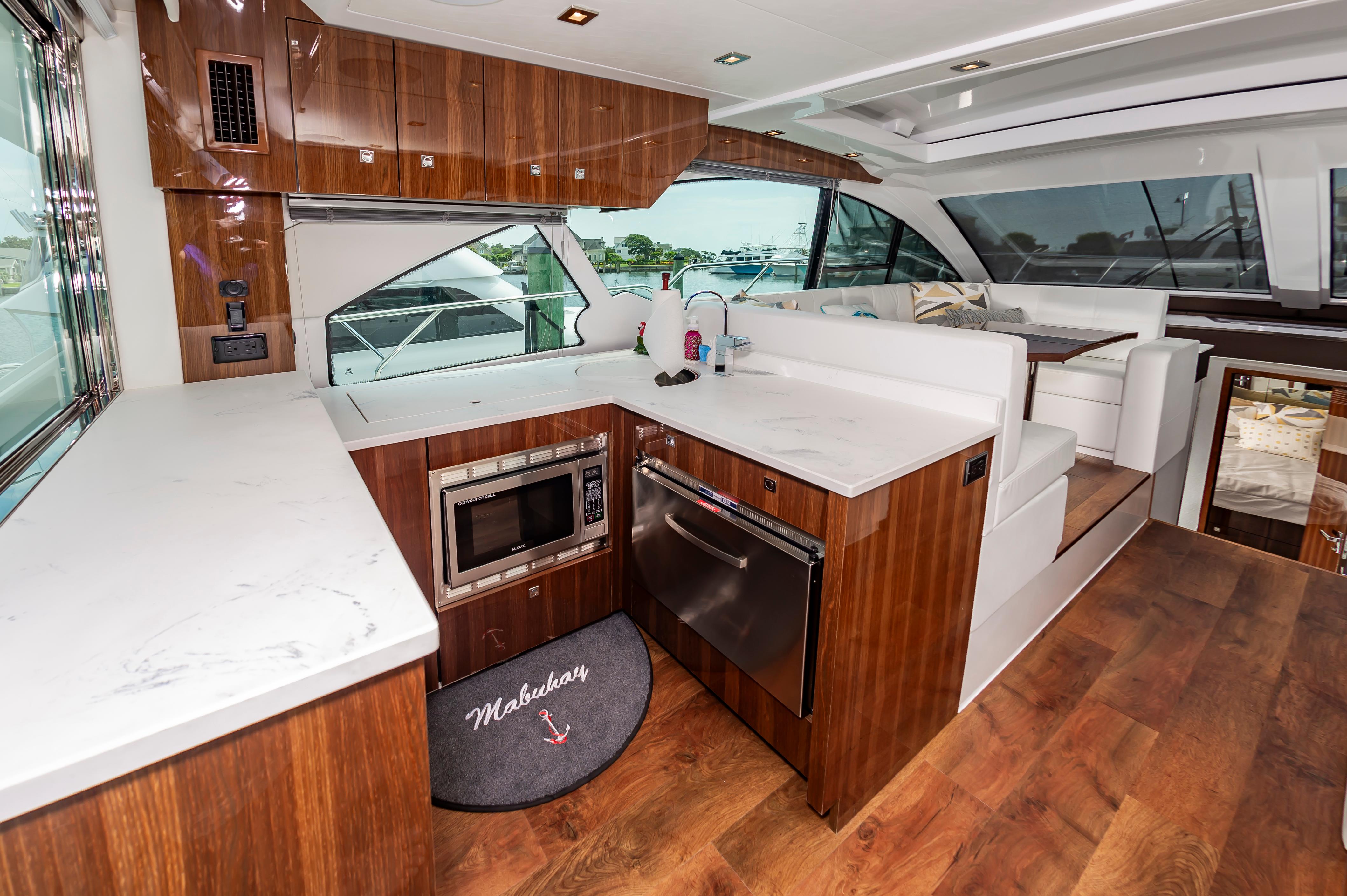 2021-cruisers-yachts-50-cantius-power-9750858-978482204-0-190520250856-16