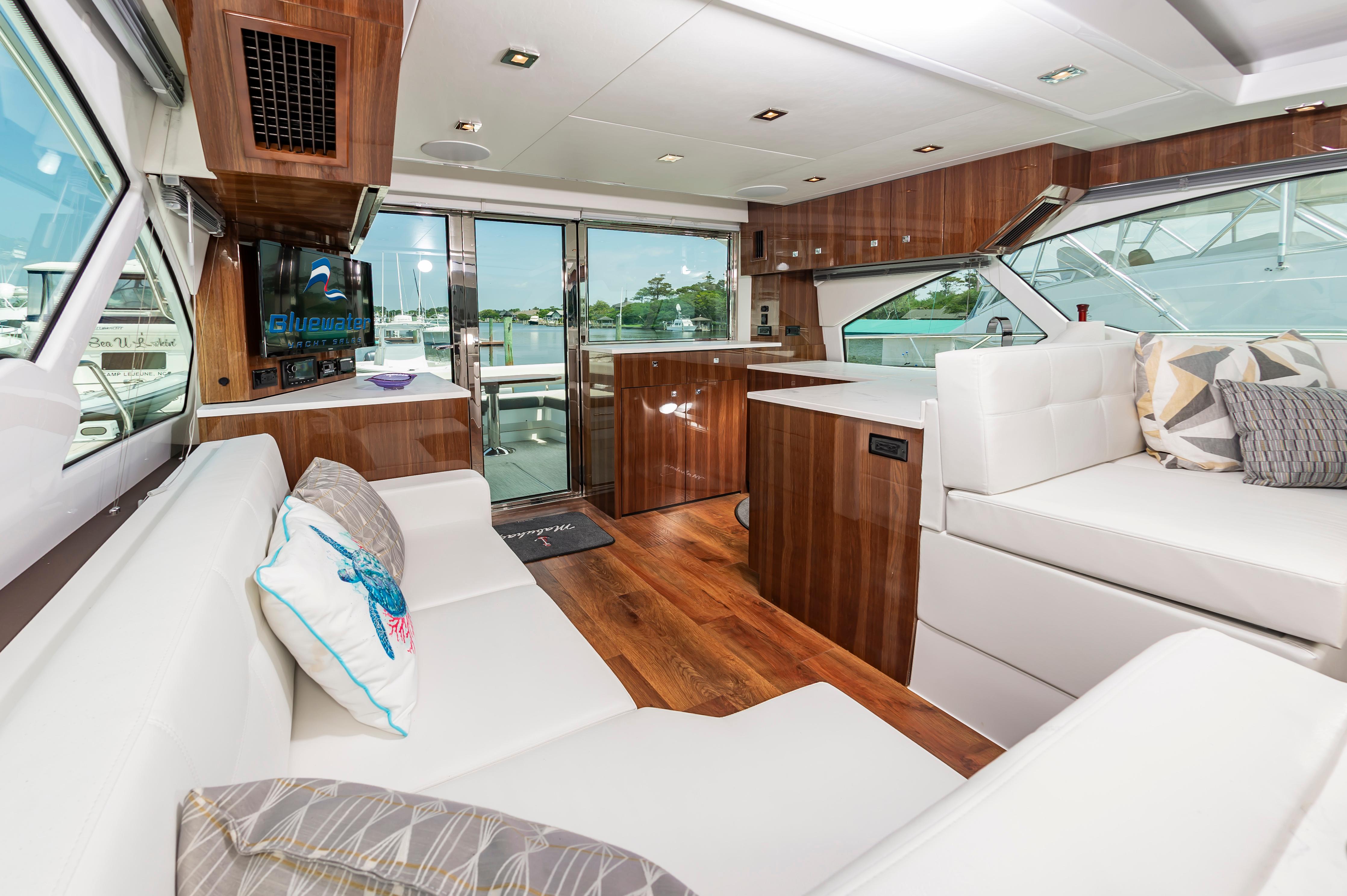 2021-cruisers-yachts-50-cantius-power-9750858-978482205-0-190520250856-20