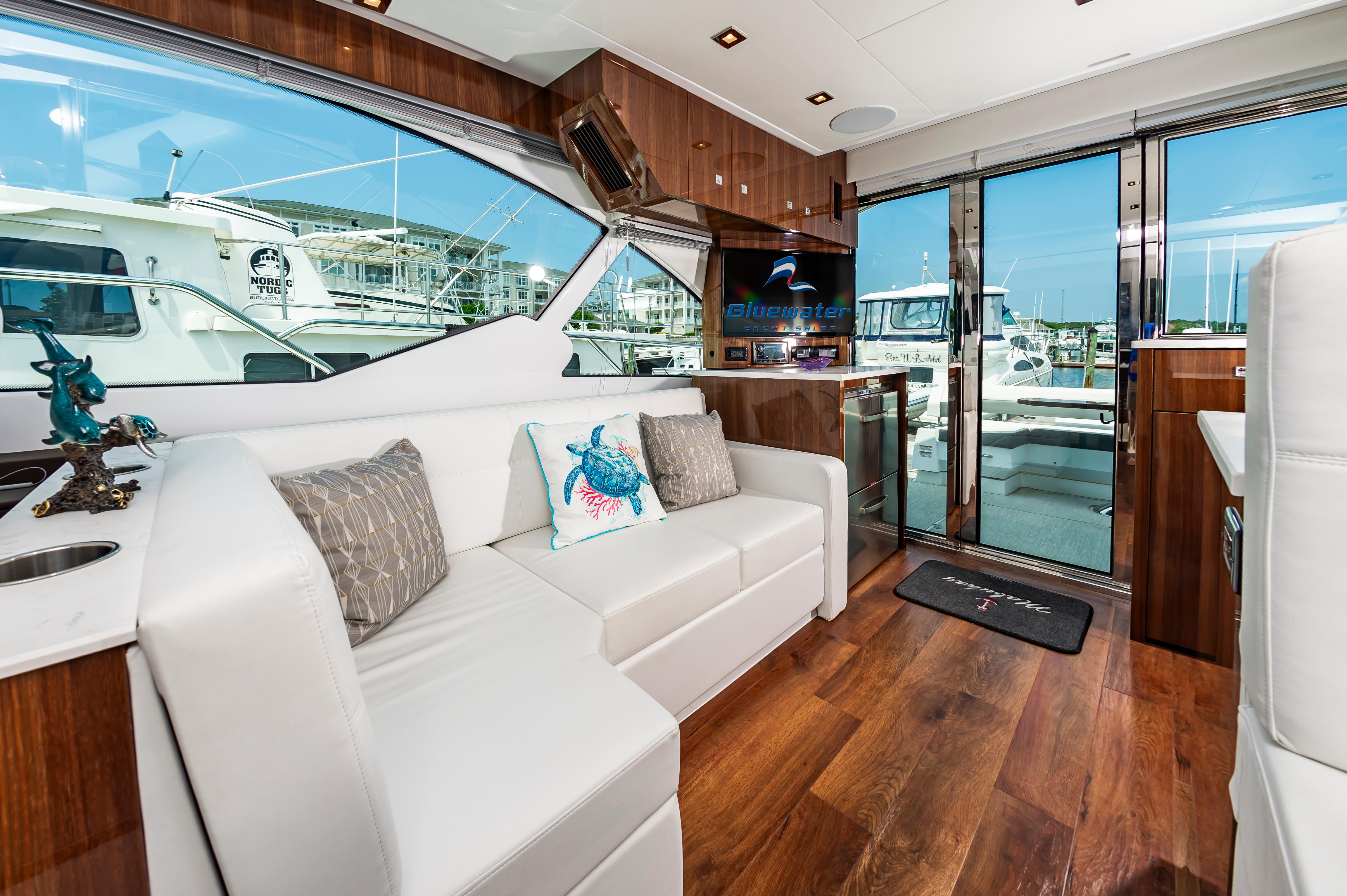 2021-cruisers-yachts-50-cantius-power-9750858-978482206-0-190520250856-19