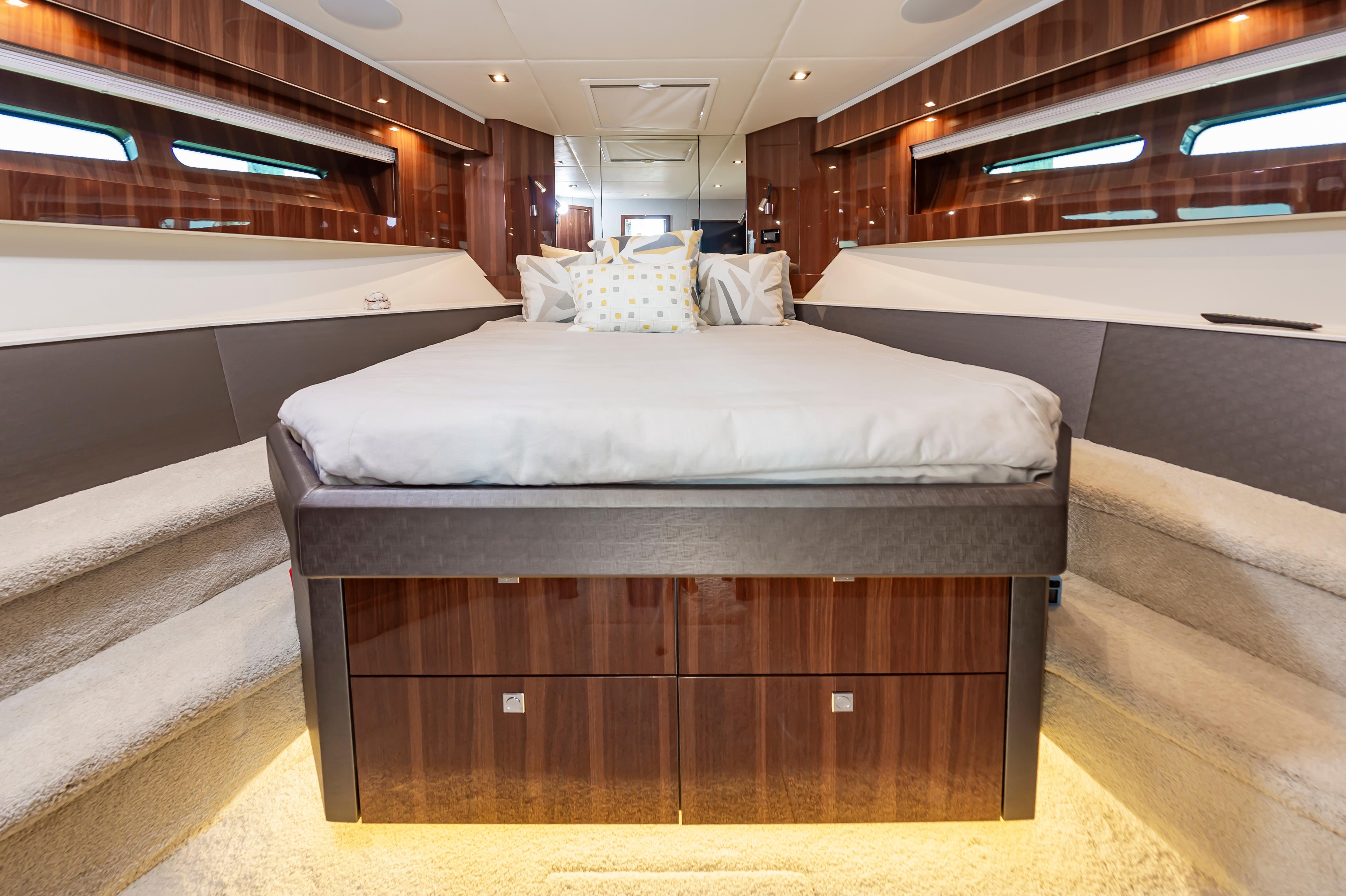 2021-cruisers-yachts-50-cantius-power-9750858-978482320-0-190520250908-34