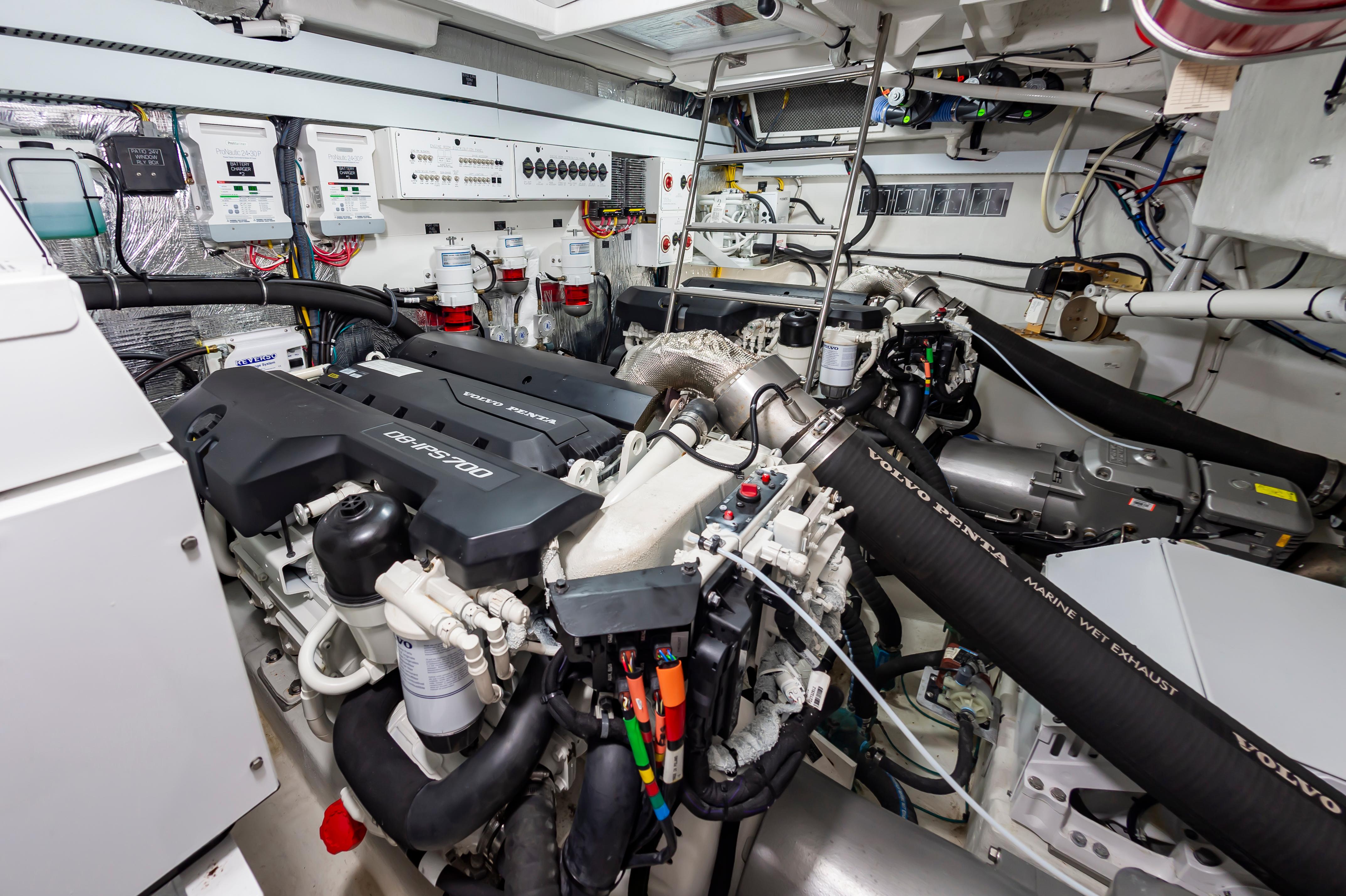 2021-cruisers-yachts-50-cantius-power-9750858-978482326-0-190520250909-41