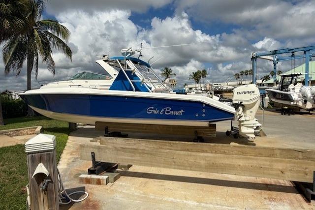 2005 Dakota 36 CC Forward Cuddy Cabin