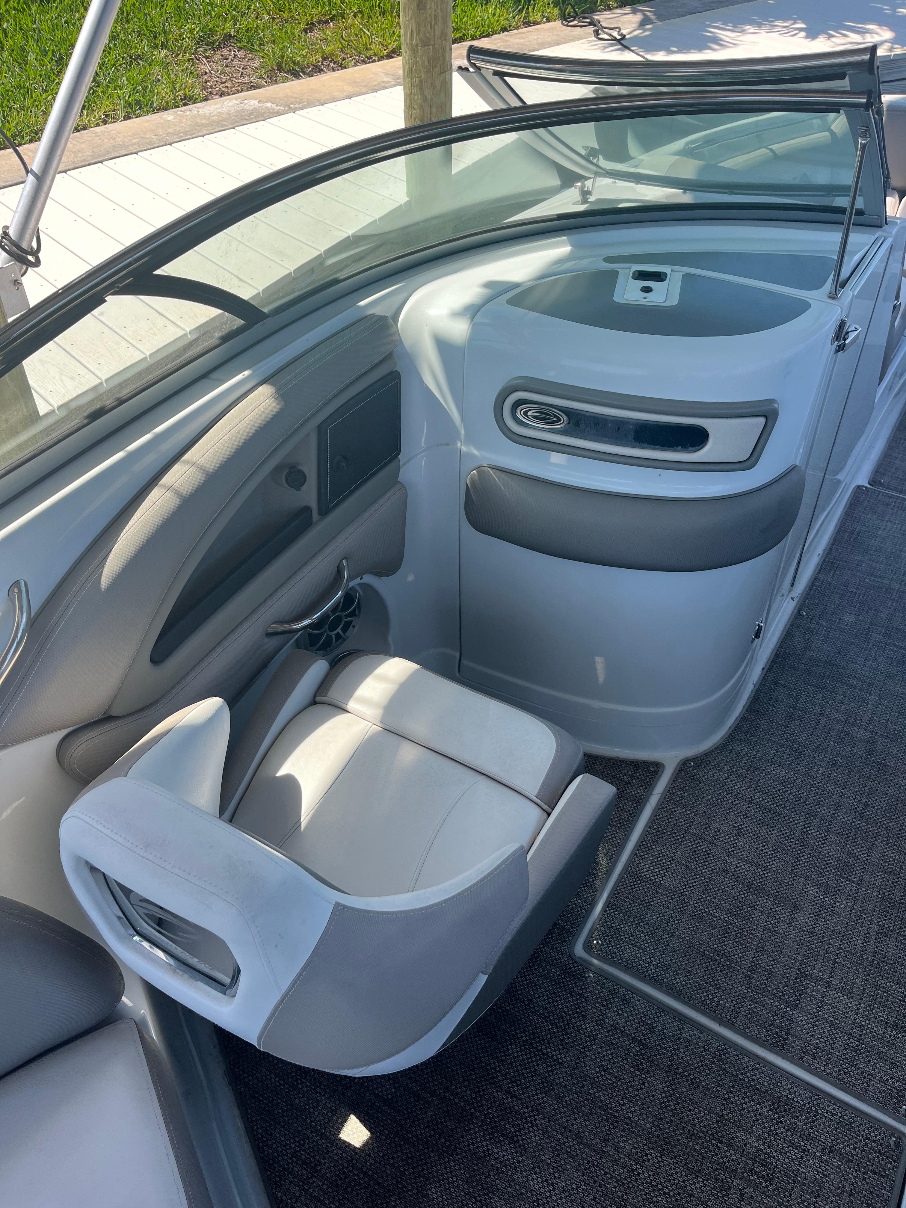 2020-crownline-280-xss-power-9790863-20250512112530034-1_XLARGE