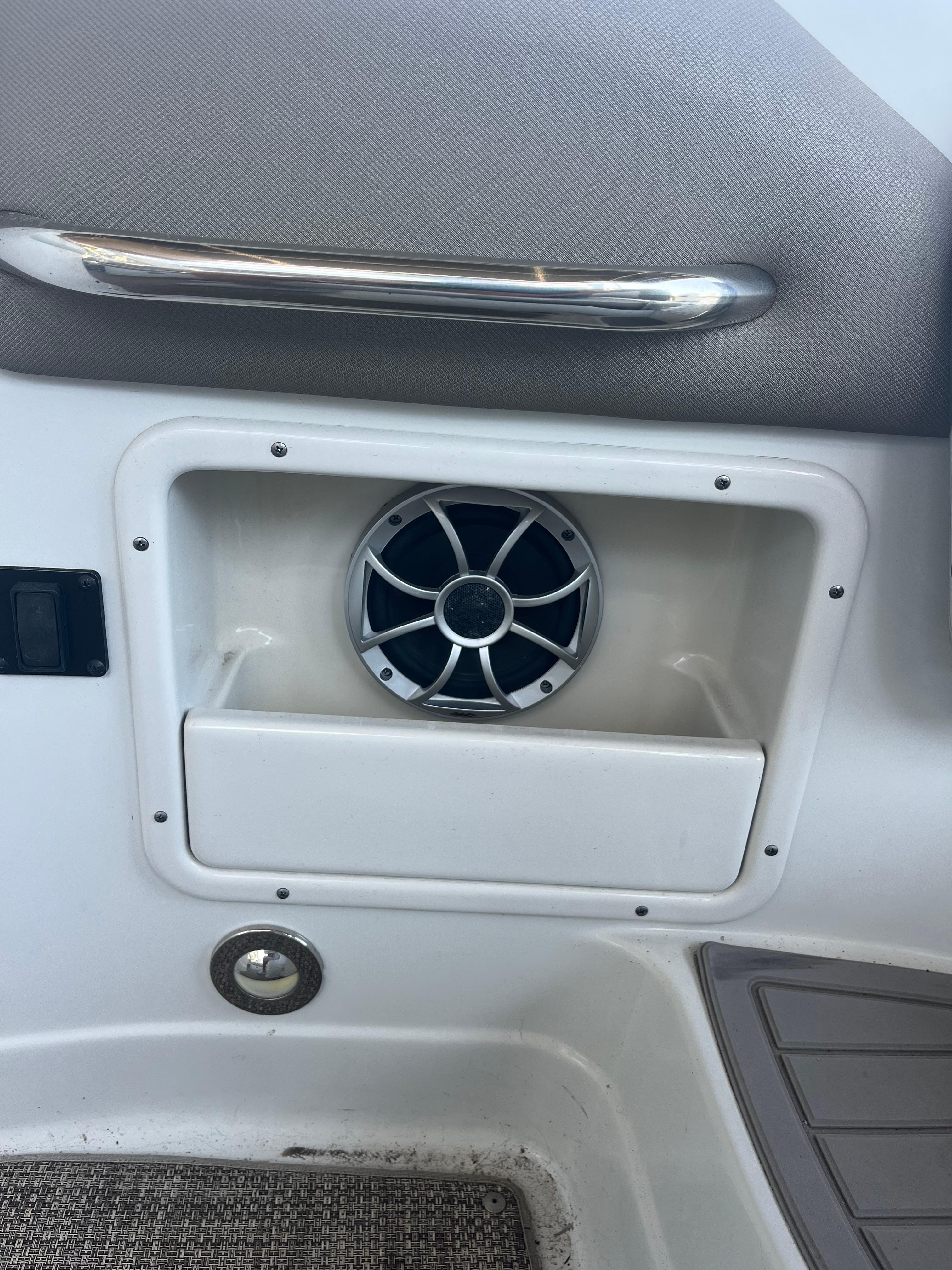 2020-crownline-280-xss-power-9790863-20250512112627117-1_XLARGE