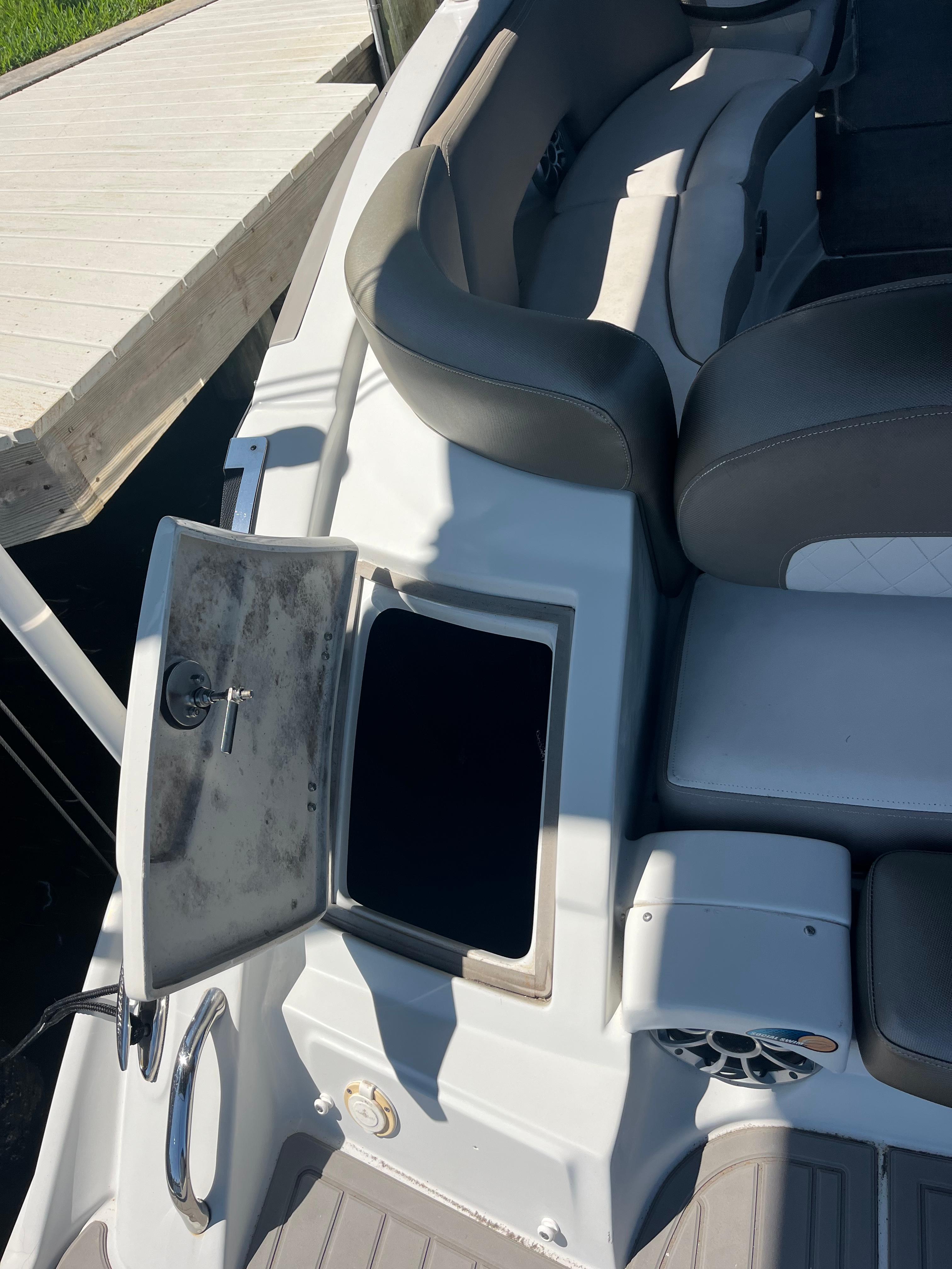 2020-crownline-280-xss-power-9790863-20250512112714253-1_XLARGE