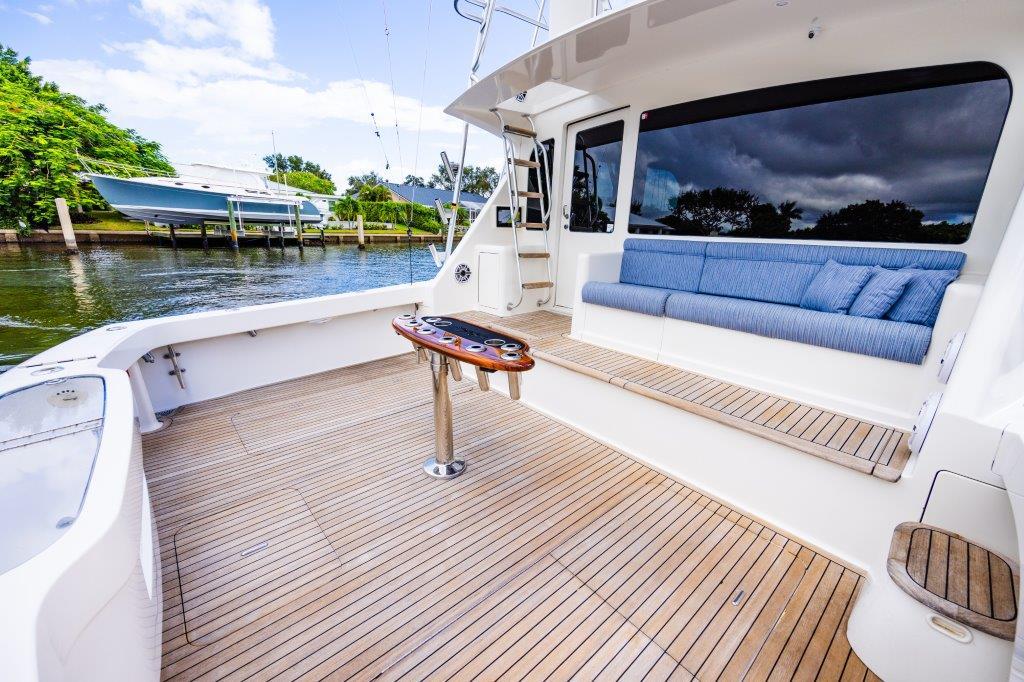 Viking 54 Blue Eyes - Cockpit, Mezzanine Seating and Rocket Launcher