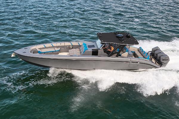 Photo of 2017 Midnight Express 43'