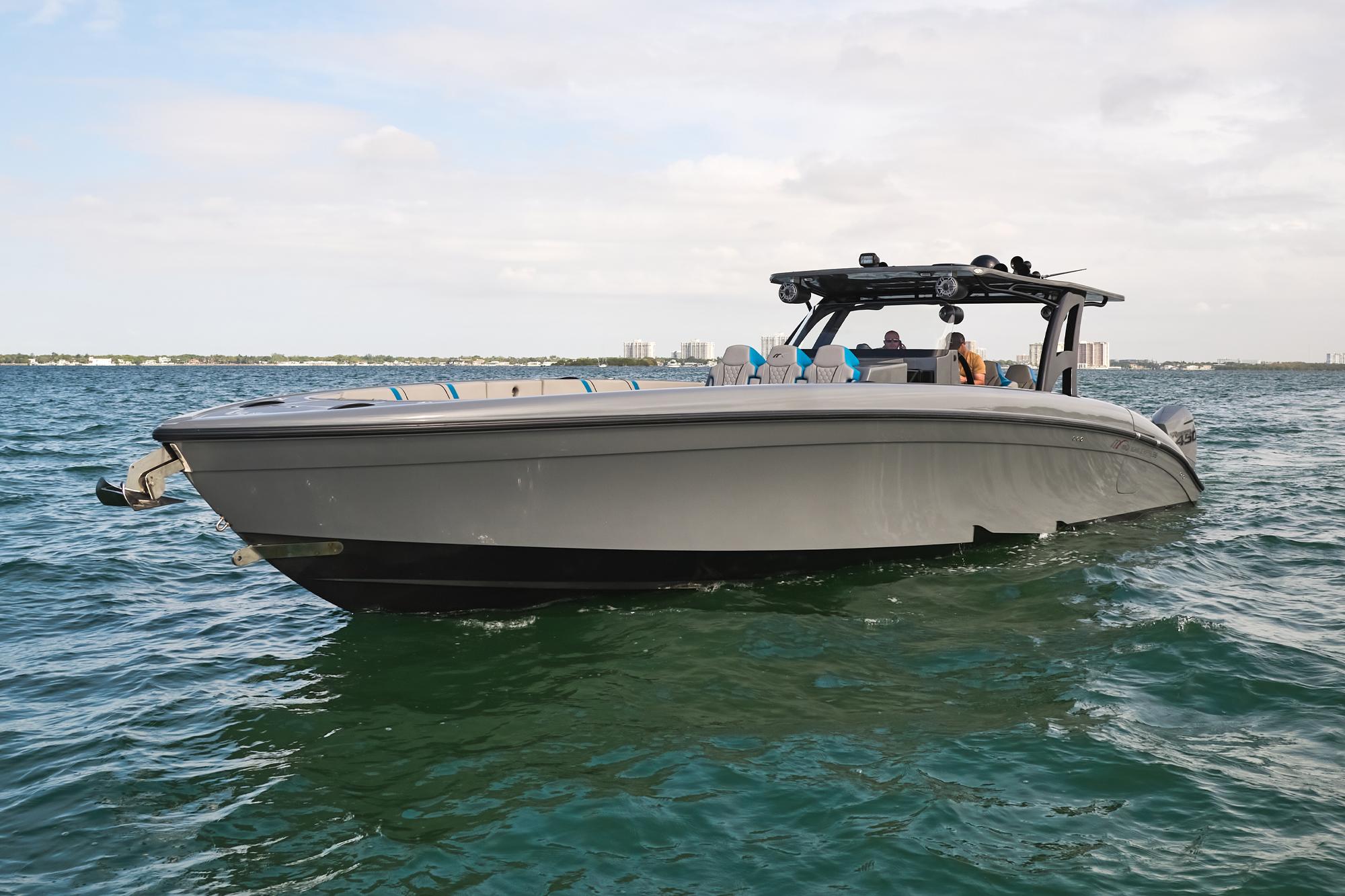 2017-midnight-express-43-open-power-9770885-20250424153647991-1_XLARGE