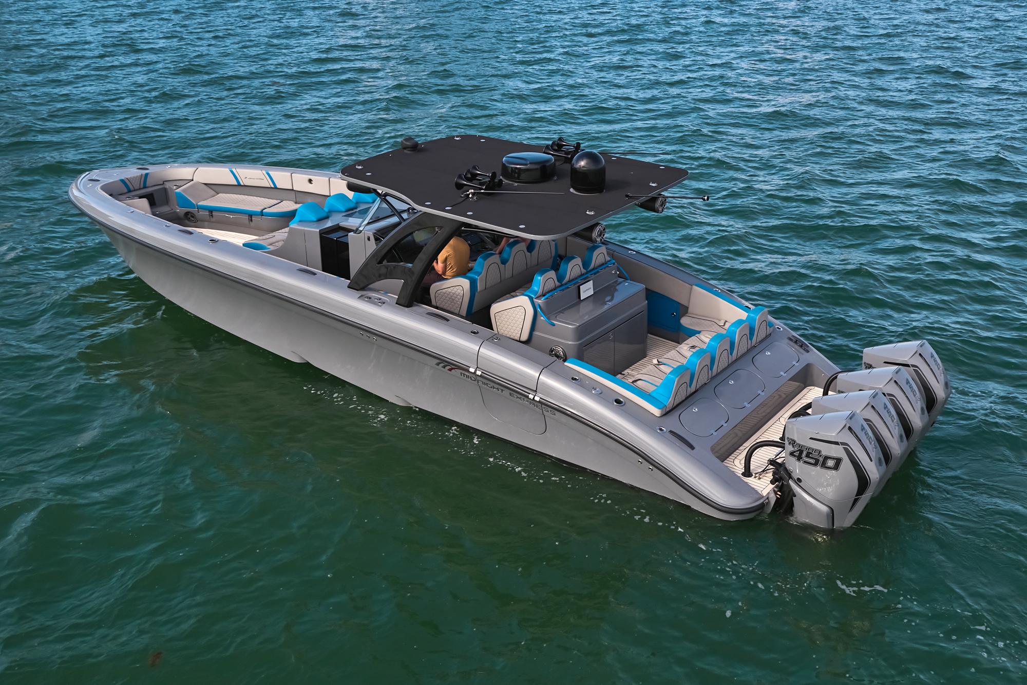 2017-midnight-express-43-open-power-9770885-20250424153652060-1_XLARGE