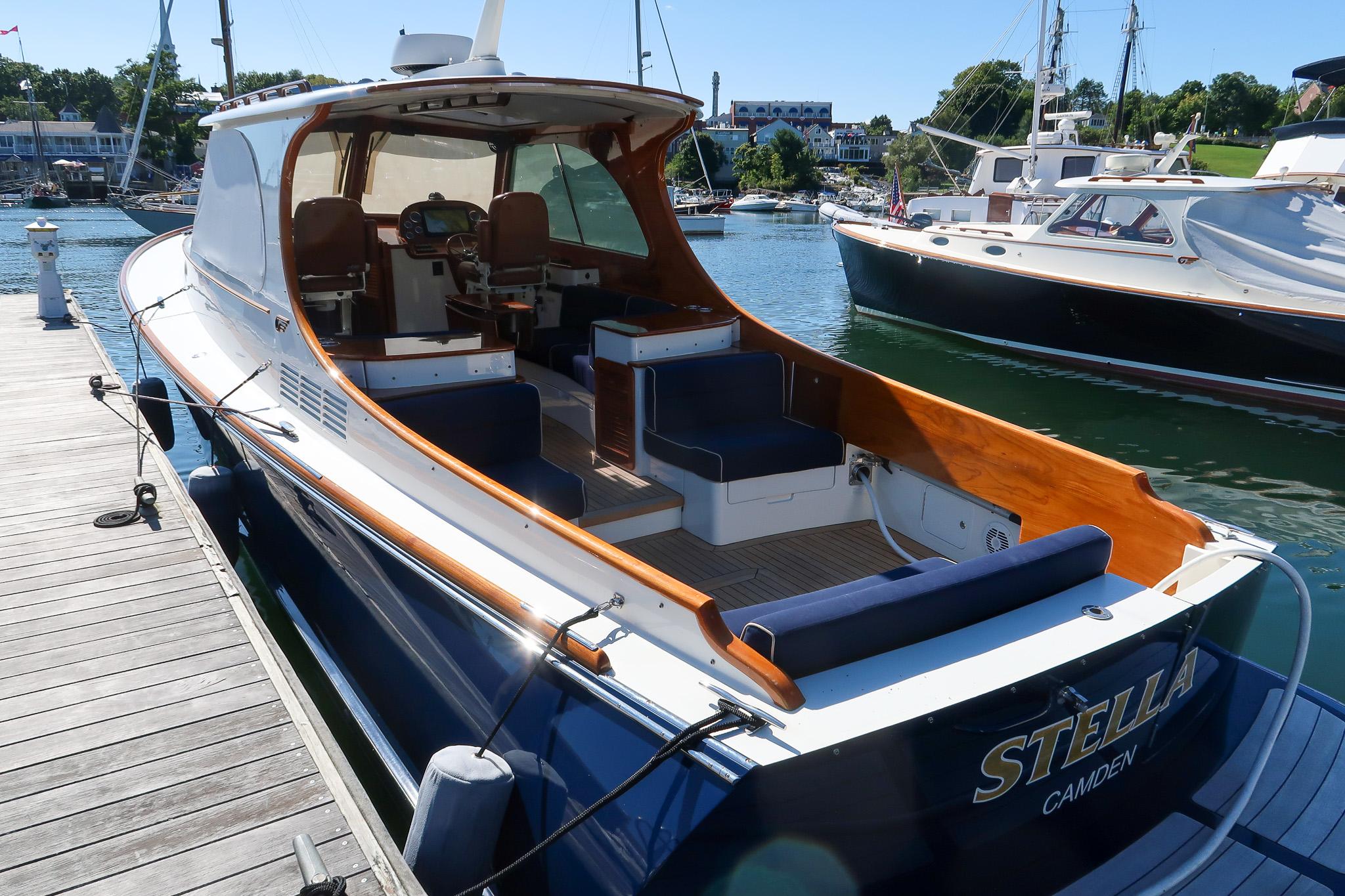 2009 Hinckley picnic boat 37 mkiii