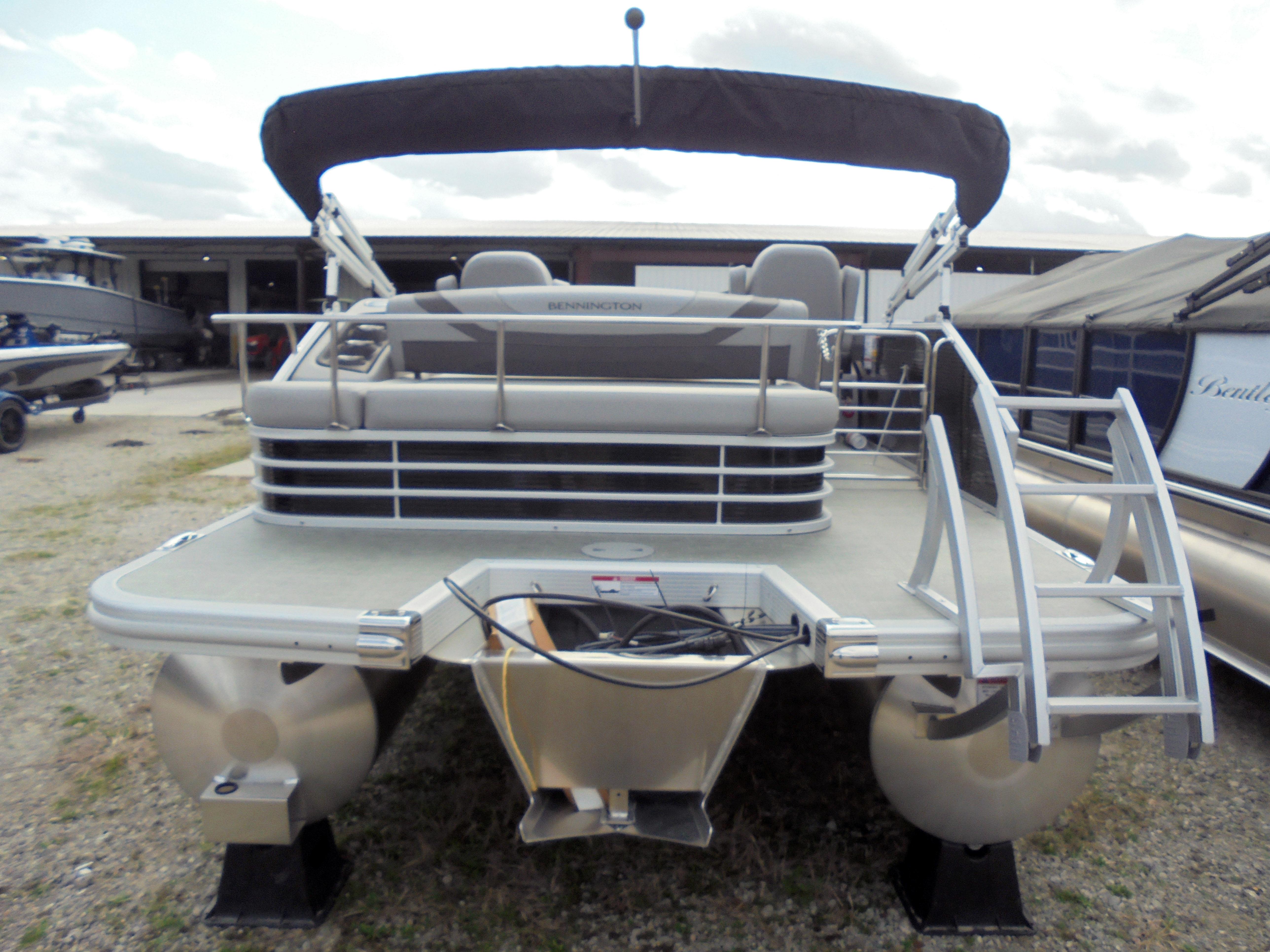 2023 Bennington 22 SXSB