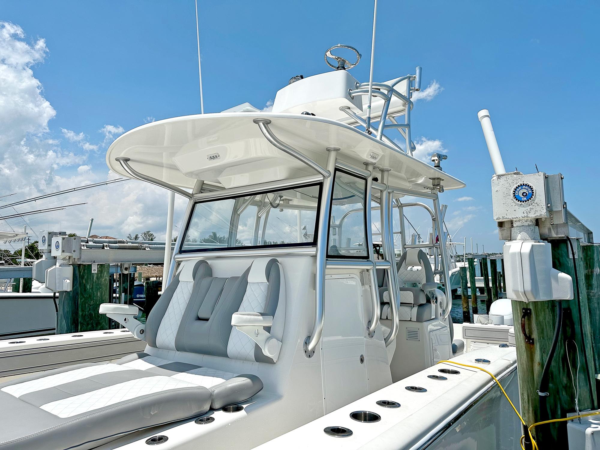 Tideline 36 - Forward Seating & Helm