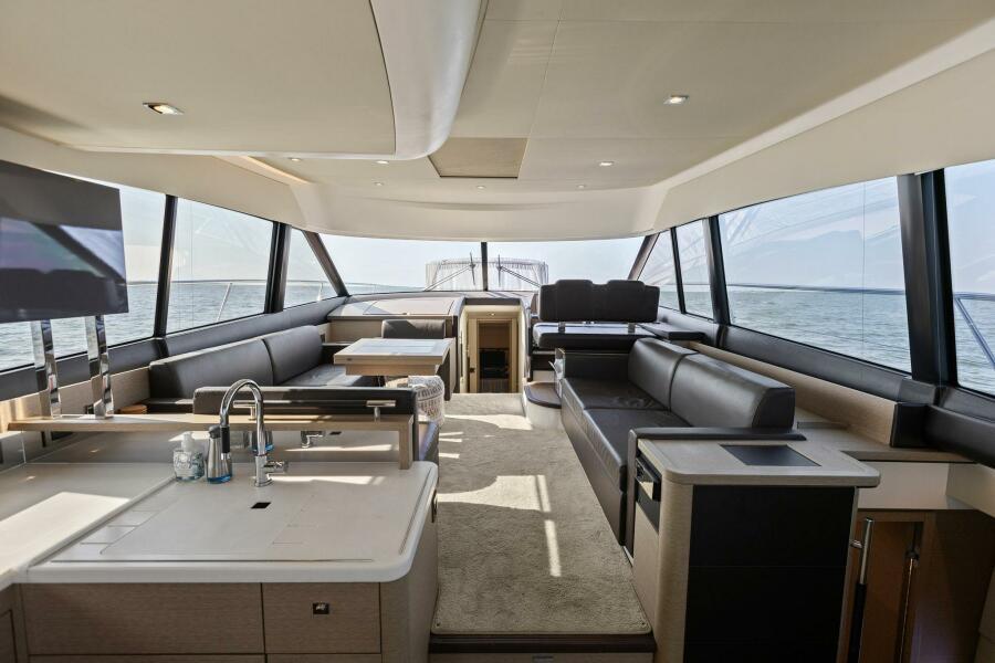 2016-prestige-550-flybridge-power-9398001-20240520071540166-1_XLARGE