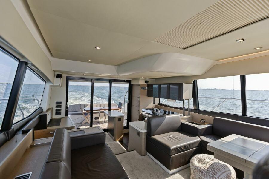 2016-prestige-550-flybridge-power-9398001-20240520071542143-1_XLARGE