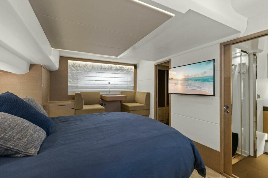 2016-prestige-550-flybridge-power-9398001-20240520071553276-1_XLARGE