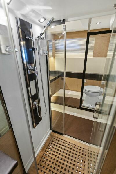 2016-prestige-550-flybridge-power-9398001-20240520071557309-1_XLARGE