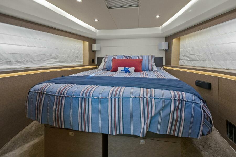 2016-prestige-550-flybridge-power-9398001-20240520071559330-1_XLARGE