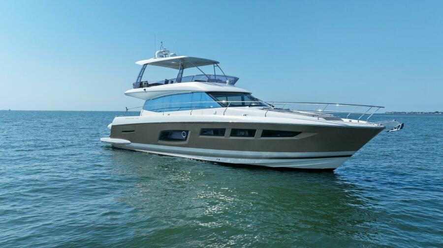 2016-prestige-550-flybridge-power-9398001-20240520071630542-1_XLARGE