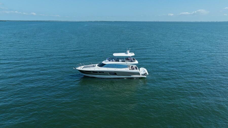 2016-prestige-550-flybridge-power-9398001-20240520071634574-1_XLARGE