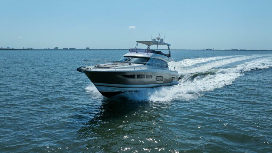 2016-prestige-550-flybridge-power-9398001-20240520071636554-1_XLARGE