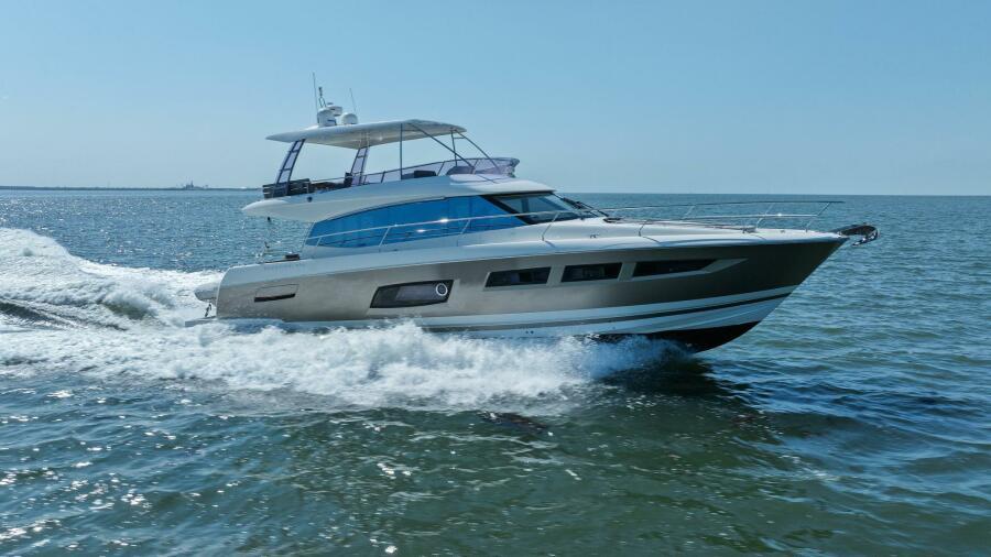 2016-prestige-550-flybridge-power-9398001-20240520071639615-1_XLARGE
