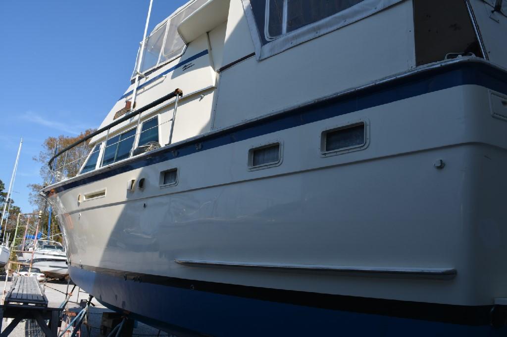 Hatteras 43 Motor Yacht - Fresh Bottom 11/2023