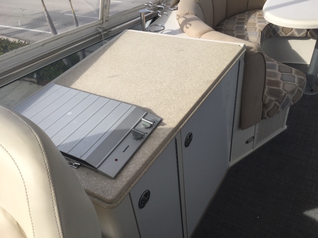 Marquis-Fly Bridge 2005-SILVER LINING FL-US-2005 Marquis Fly Bridge interior with countertop and seating area.-9182889 | Thumbnail