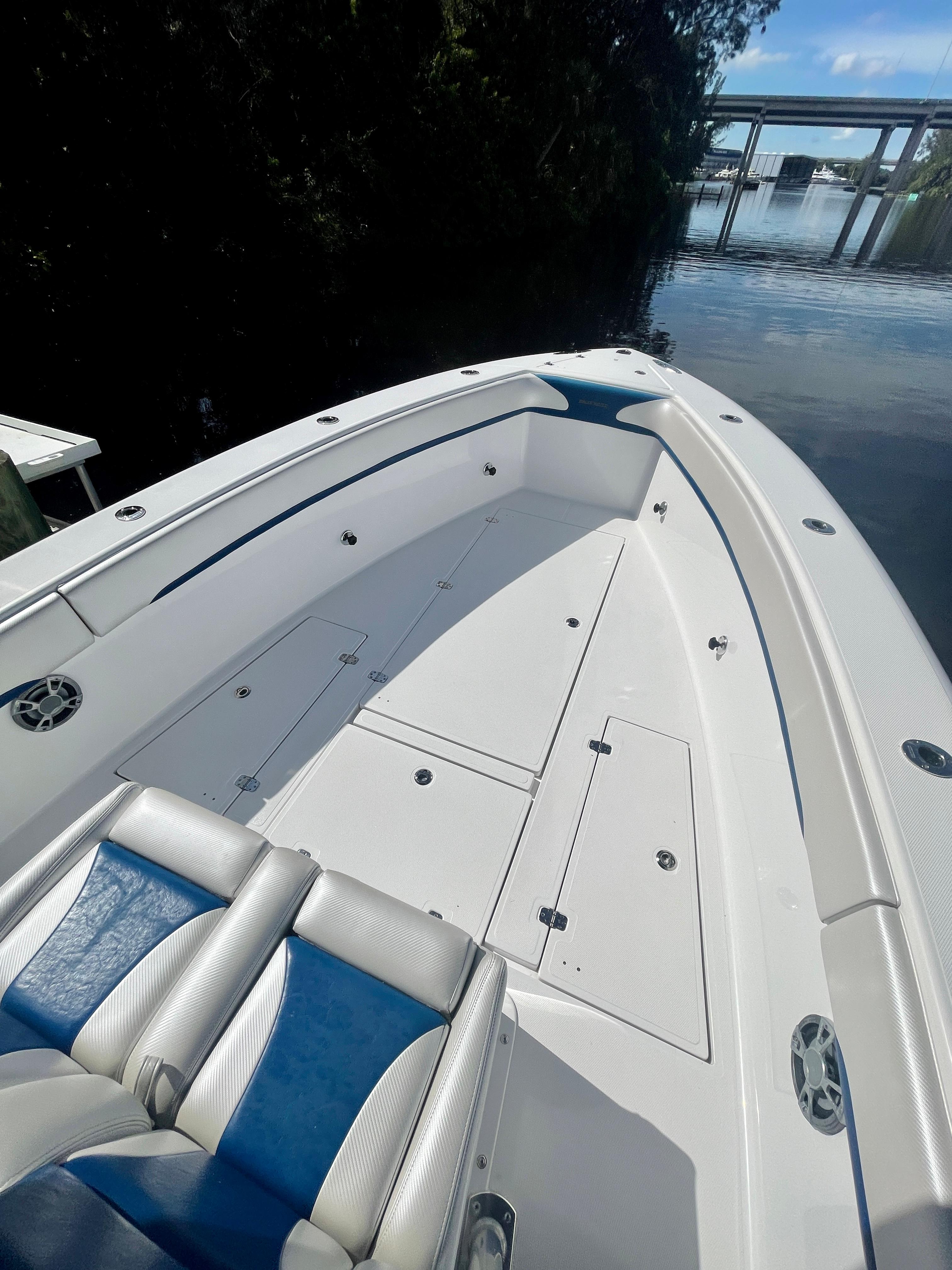 2016 Bluewater 2850 - Bow