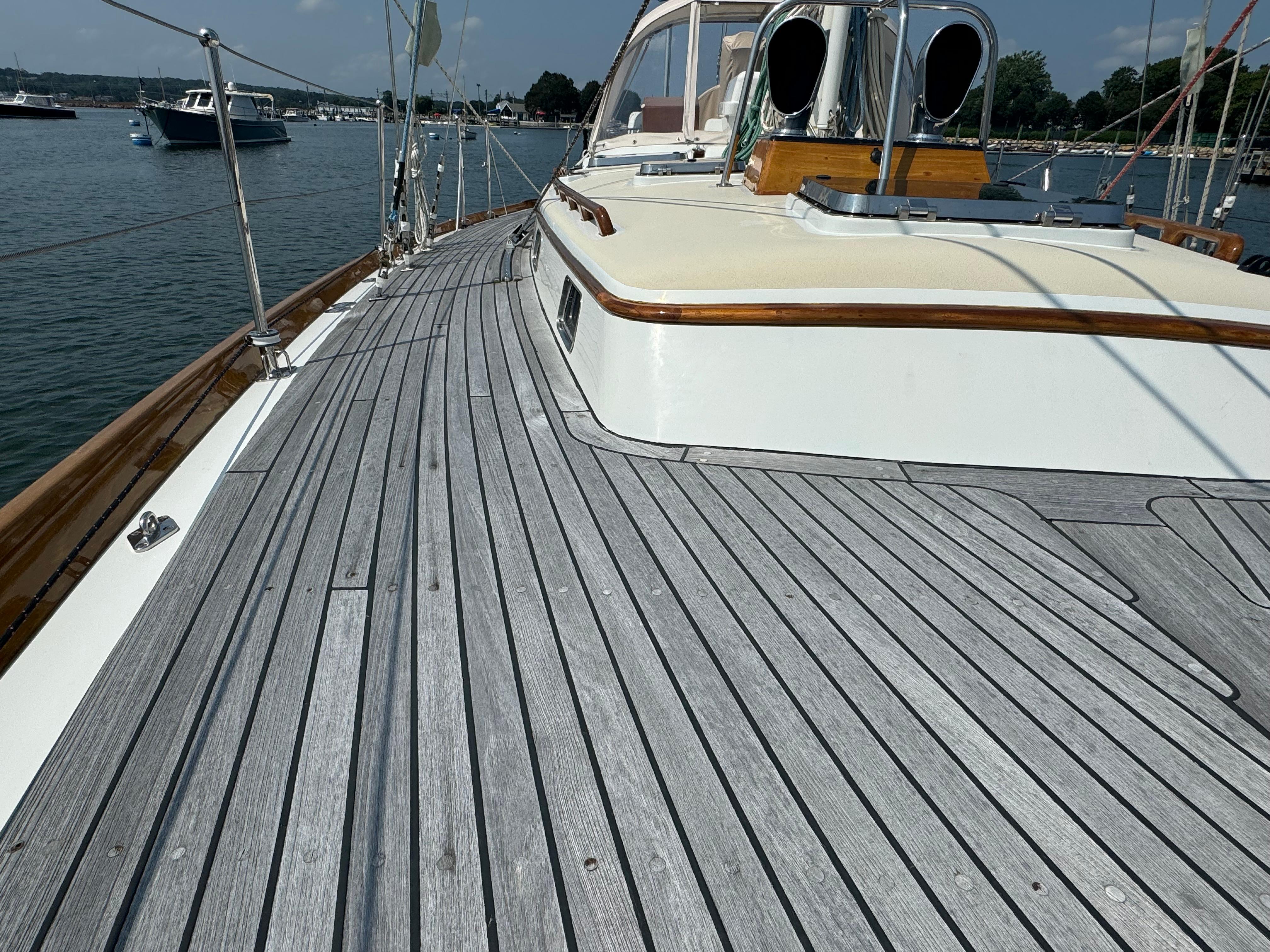 Newport RI Yacht Brokerage