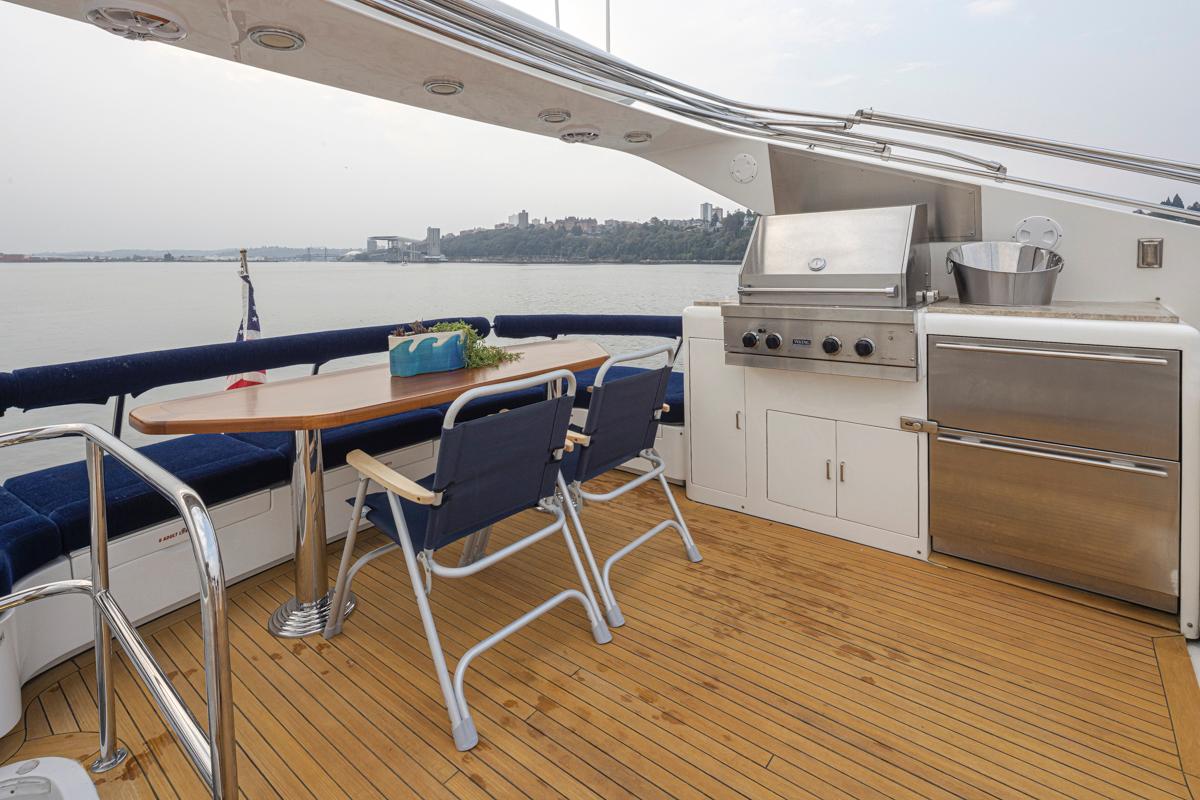 2002 Holland MOTOR YACHT #TBBH65001LLC inventory image at Sun Country Yachts, South Lake Union (Seattle) 2002 Holland MOTOR YACHT #TBBH65001LLC inventory image at Sun Country Yachts, South Lake Union (Seattle)