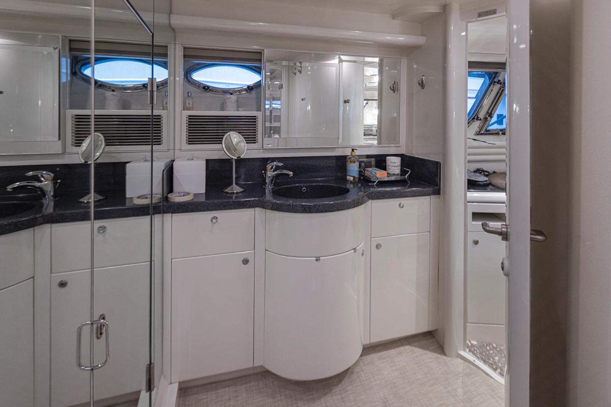 2002 Holland MOTOR YACHT #TBBH65001LLC inventory image at Sun Country Yachts, South Lake Union (Seattle) 2002 Holland MOTOR YACHT #TBBH65001LLC inventory image at Sun Country Yachts, South Lake Union (Seattle)