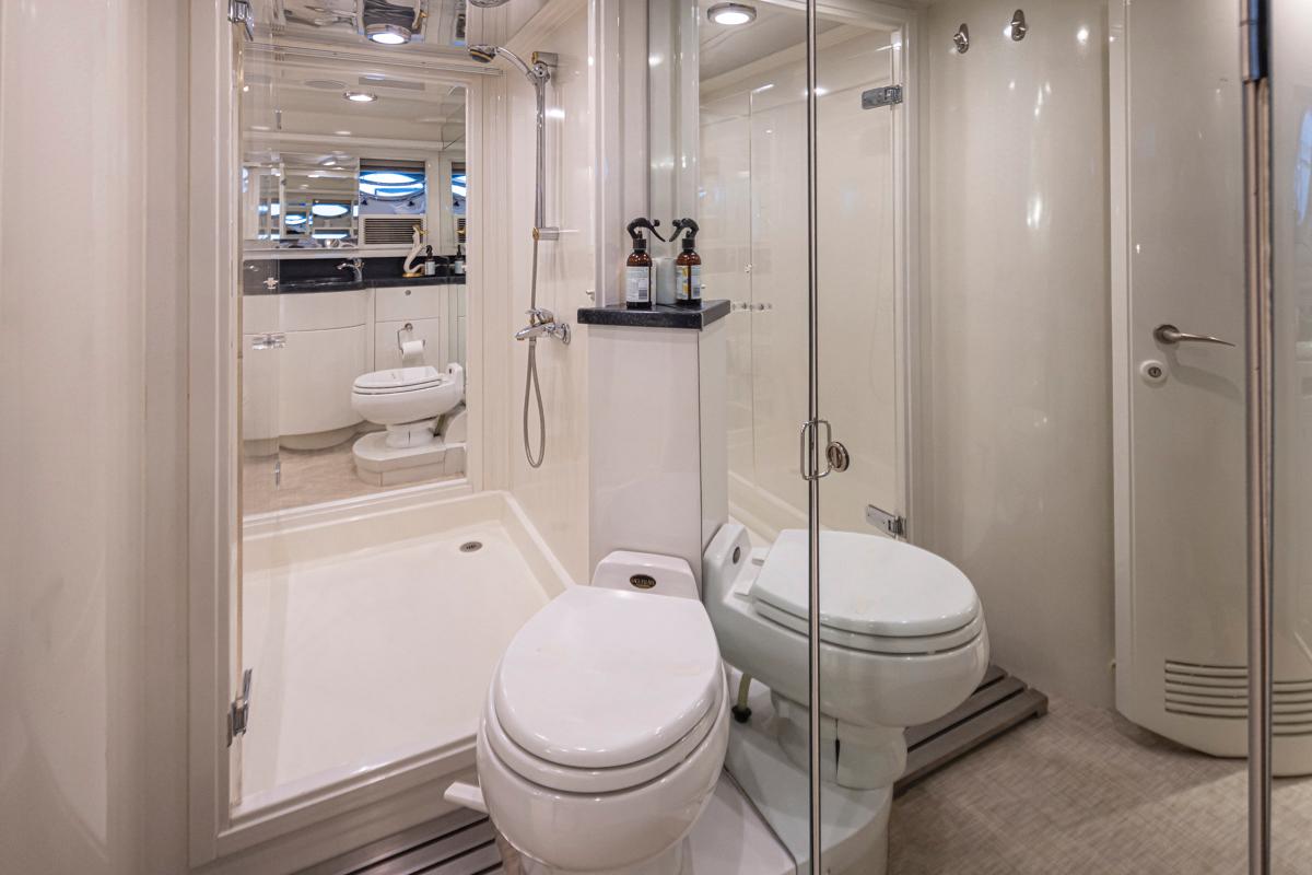 2002 Holland MOTOR YACHT #TBBH65001LLC inventory image at Sun Country Yachts, South Lake Union (Seattle) 2002 Holland MOTOR YACHT #TBBH65001LLC inventory image at Sun Country Yachts, South Lake Union (Seattle)