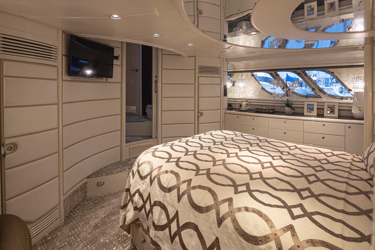 2002 Holland MOTOR YACHT #TBBH65001LLC inventory image at Sun Country Yachts, South Lake Union (Seattle) 2002 Holland MOTOR YACHT #TBBH65001LLC inventory image at Sun Country Yachts, South Lake Union (Seattle)