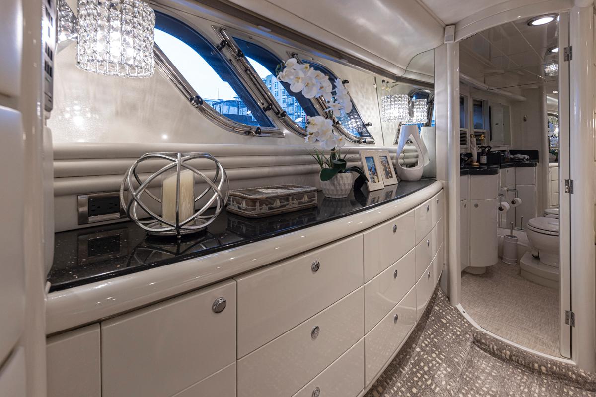 2002 Holland MOTOR YACHT #TBBH65001LLC inventory image at Sun Country Yachts, South Lake Union (Seattle) 2002 Holland MOTOR YACHT #TBBH65001LLC inventory image at Sun Country Yachts, South Lake Union (Seattle)