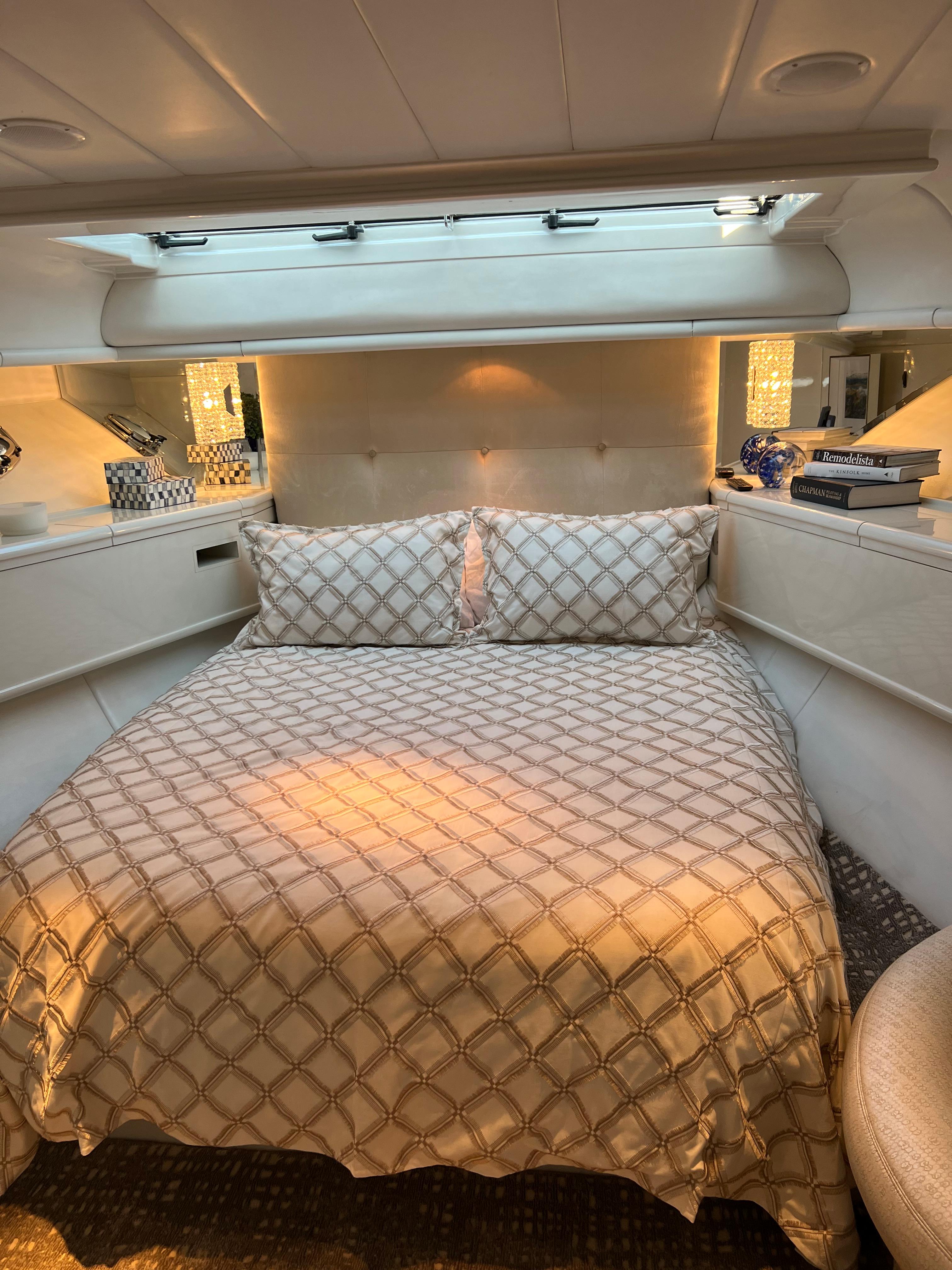 2002 Holland MOTOR YACHT #TBBH65001LLC inventory image at Sun Country Yachts, South Lake Union (Seattle) 2002 Holland MOTOR YACHT #TBBH65001LLC inventory image at Sun Country Yachts, South Lake Union (Seattle)