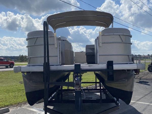 2018 Sweetwater boat for sale, model of the boat is SW 2286 C & Image # 5 of 9