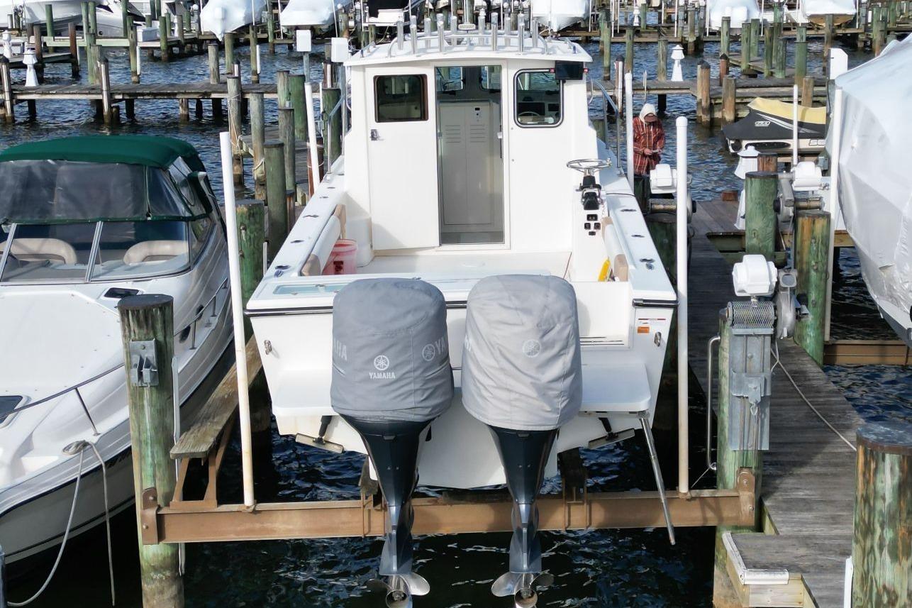 M 10546 CF Knot 10 Yacht Sales M 10546 CF Knot 10 Yacht Sales