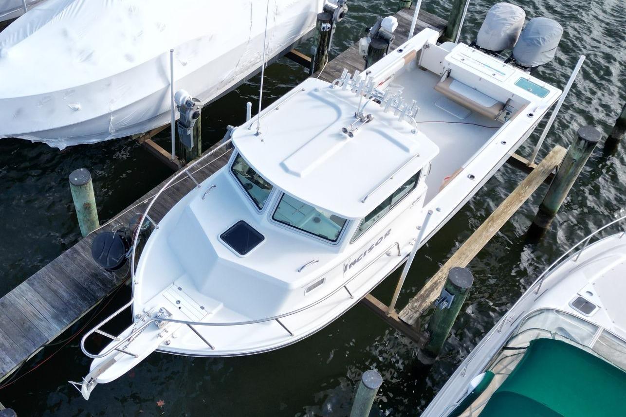 M 10546 CF Knot 10 Yacht Sales M 10546 CF Knot 10 Yacht Sales